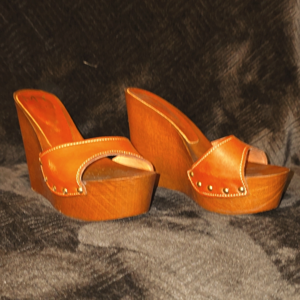 Kiara wedges